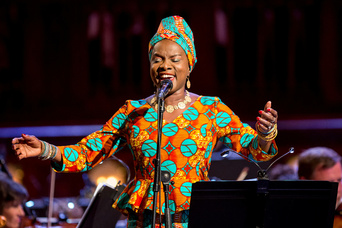 11. fotografie koncertu Angelique Kidjo