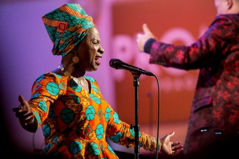 4. fotografie koncertu Angelique Kidjo