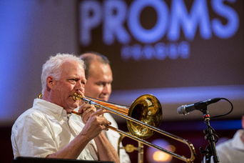 7. fotografie koncertu Gordon Goodwin’s Big Phat Band