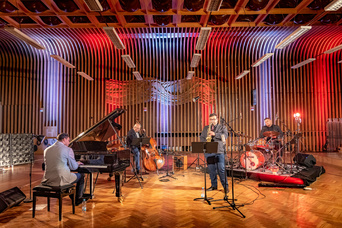 5. fotografie koncertu Josef Fečo & The Gypsy Family