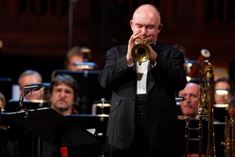 6. fotografie koncertu Lalo Schifrin & James Morrison: Jazz Meets the Symphony