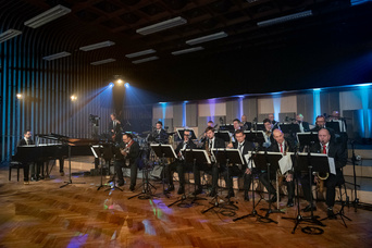 3. fotografie koncertu The Loop Jazz Orchestra & Fly me to the Moon